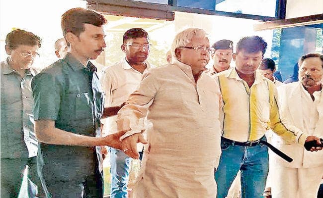 बेनामी संपत्ति  : लालू-राबड़ी समेत दो बेटों, चार बेटियों और दो दामादों पर है आयकर और इडी की नजर