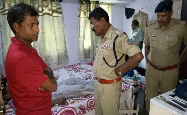 पाकुड़ में पदस्थापित रेंजर ने फांसी लगा कर की आत्महत्या