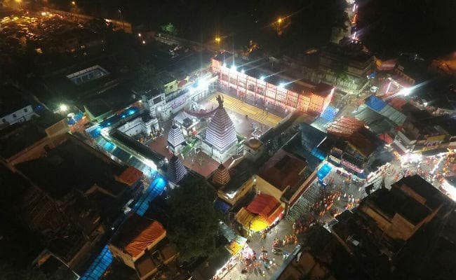 देवघर : बाबा बैद्यनाथ मंदिर में छह दिनों में 4.48 लाख श्रद्धालुओं ने किया जलाभिषेक