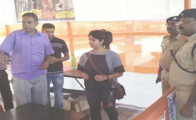 देवघर : रेल IG सुमन गुप्ता ने जसीडीह रेलवे स्टेशन परिसर का किया निरीक्षण