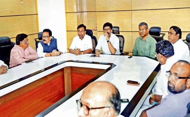 हेमंत के घर जुटा विपक्ष मरांडी पहुंचे, बनी रणनीति