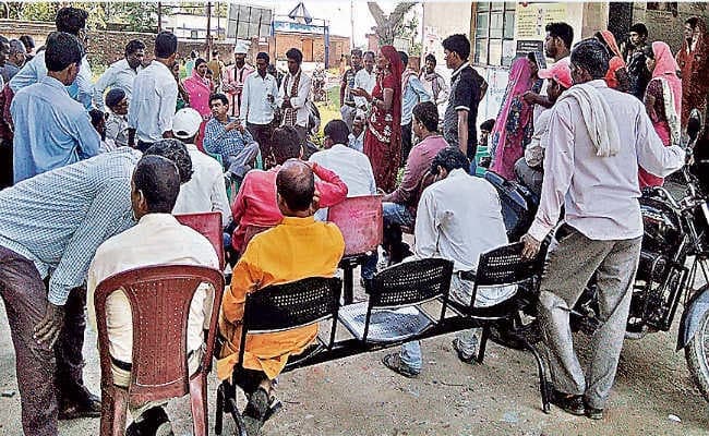 सामुदायिक अस्पताल का हाल: तड़पती रही महिला, नहीं आये डॉक्टर, हो गयी मौत