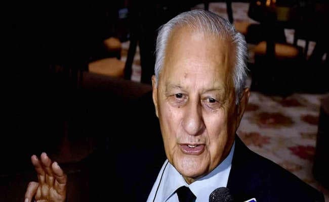 पाकिस्‍तान क्रिकेट टीम पर फिक्सिंग का साया, दो और खिलाडियों के शामिल होने की होगी जांच