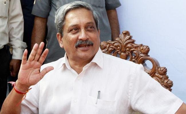 गोरक्षकों की हिंसा के बीच मनोहर पर्रिकर ने कहा, गोवा में नहीं होने देंगे गोमांस की कमी