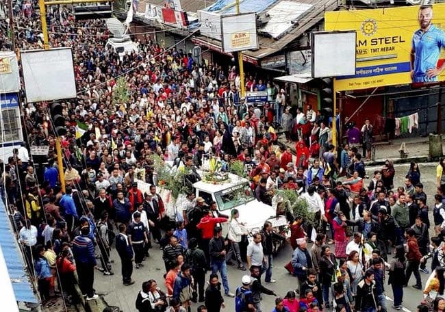 दिल्ली में शांत होगी पहाड़ की ‘आग’! प्रधानमंत्री नरेंद्र मोदी से क्यों मिलना चाहते हैं गोरखा नेता?