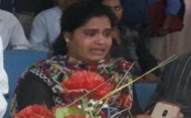 गुमला में डीपीएम के साथ किसने की गंदी बात, डीडीसी के सामने क्यों रोयीं महिला अधिकारी...