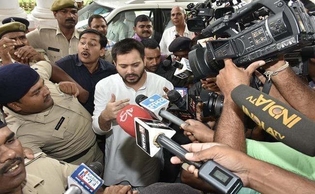 तेजस्वी बोले, राजद विधायक दल ने मुझे नेता चुना है, पार्टी कहेगी तो दूंगा इस्तीफा