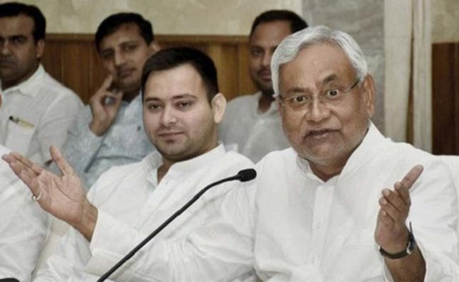 नीतीश-तेजस्वी की मुलाकात एक, बातें अनेक, जानें... इस्तीफे पर कहां अटकी बात