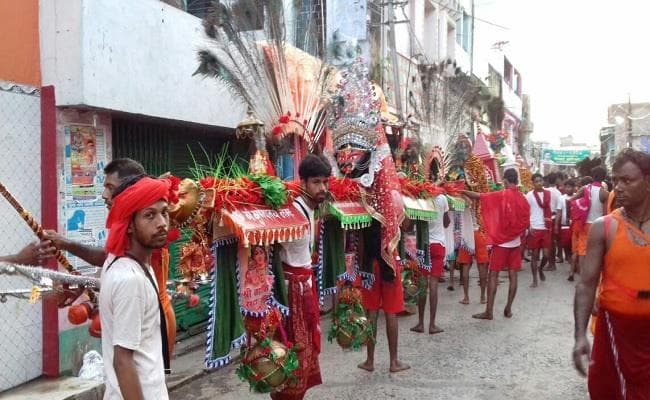 अदभुत आस्था : 54 फीट के कांवर को लेकर 54 घंटे में पहुंचेंगे बाबाधाम