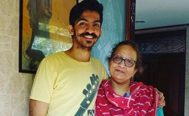 गूगल की नौकरी छोड़ समोसा बेच रहा मुंबई का मुनाफ, टर्नओवर 50 लाख के पार