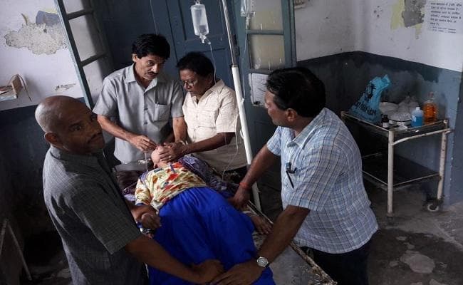 बिहार के नवादा में कोर्ट परिसर में युवती ने खायी जहर, पति व ससुराल वालों पर लगाया प्रताड़ना का आरोप