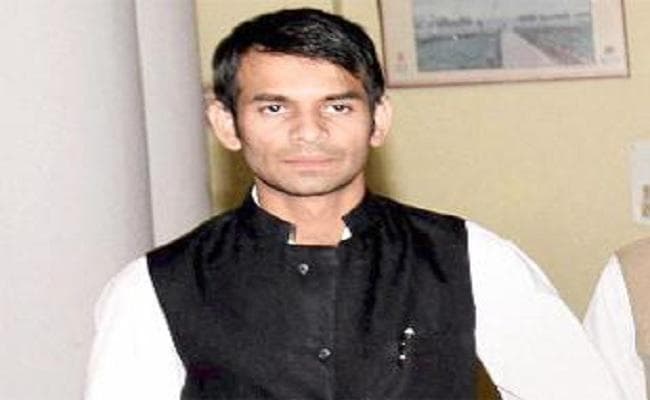 लालू के बेटे और मंत्री तेज प्रताप के पेट्रोल पंप का लाइसेंस रद्द