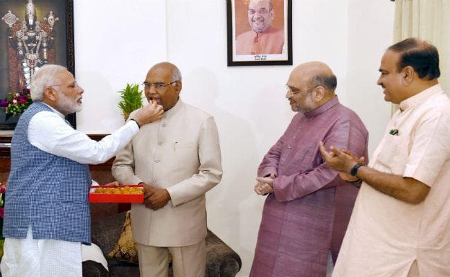 निर्वाचित राष्ट्रपति रामनाथ कोविंद को बधाइयाें का तांता