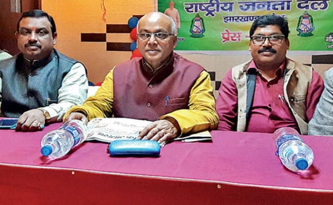 किसानों की आत्महत्या पर राजद ने जतायी चिंता कहा, किसानों की हो काउंसेलिंग