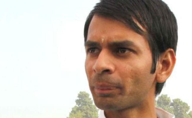 लालू प्रसाद के बेटे तेजप्रताप के पेट्रोल पंप को BPCL के अधिकारियों ने किया सील