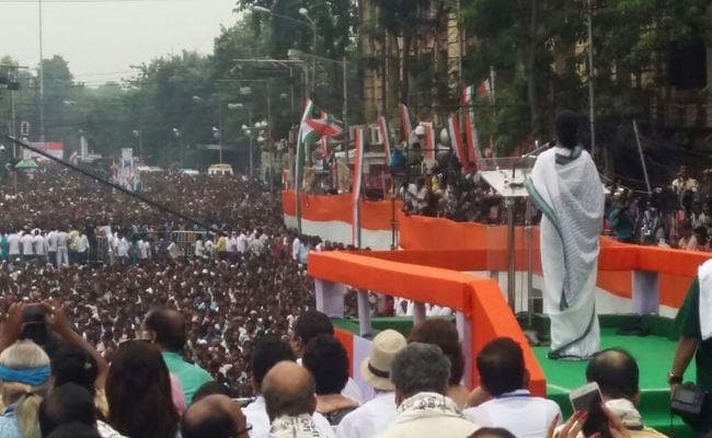 हम रॉयल बंगाल टाइगर हैं, नौ अगस्त से भाजपा भारत छोड़ो आंदोलन चलायेंगे : ममता बनर्जी