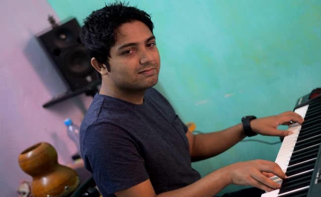 पढ़ें, फिल्म ''टॉयलेट एक प्रेमकथा'' के म्यूजिक डायरेक्टर विक्की प्रसाद से खास बातचीत