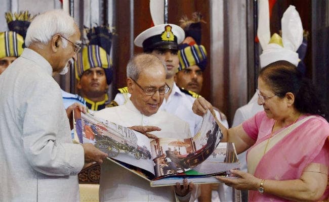 विदाई समारोह में बोले राष्ट्रपति प्रणब मुखर्जी, बार-बार संसद की कार्यवाही बाधित करने से बचें