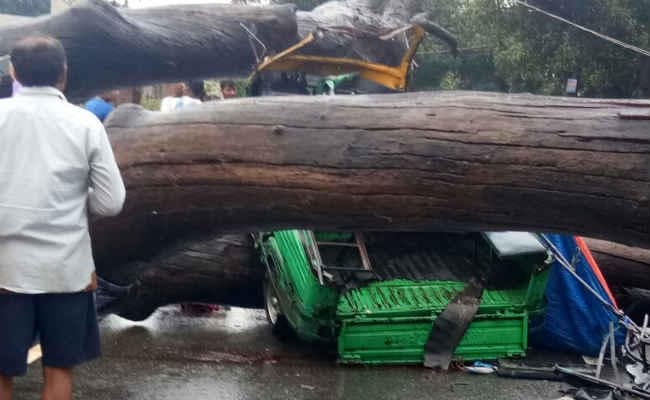 IN PICS : झारखंड में बारिश बनी आफत, रांची में चार मरे, स्कूल बंद, 10 जिलों में अलर्ट, बांधों के फाटक खोले गये, देखें VIDEO