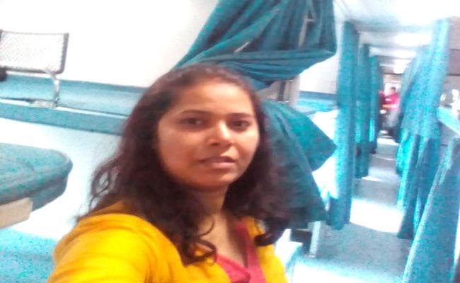 राजधानी एक्सप्रेस की सीटों पर कब्जा किसका ? आरक्षण के वक्त मात्र एक सीट उपलब्ध, यात्रा के दौरान खाली रहीं सीटें