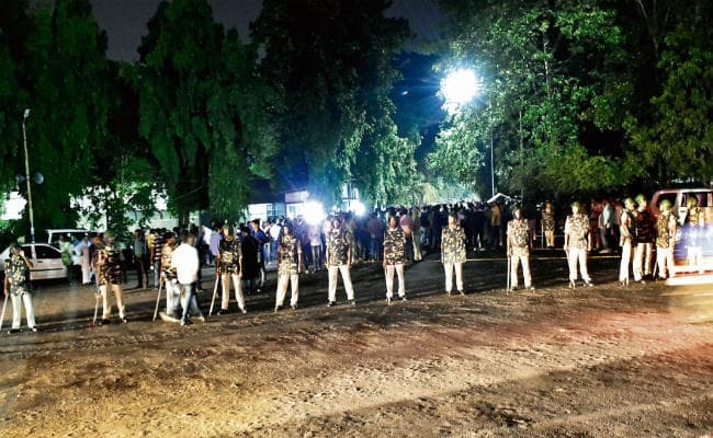 सीएम के इस्तीफे के बाद सभी जिलों को किया गया सतर्क