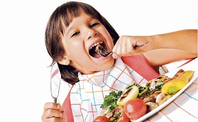 बच्चों को सुस्त बना सकता है हेवी डायट