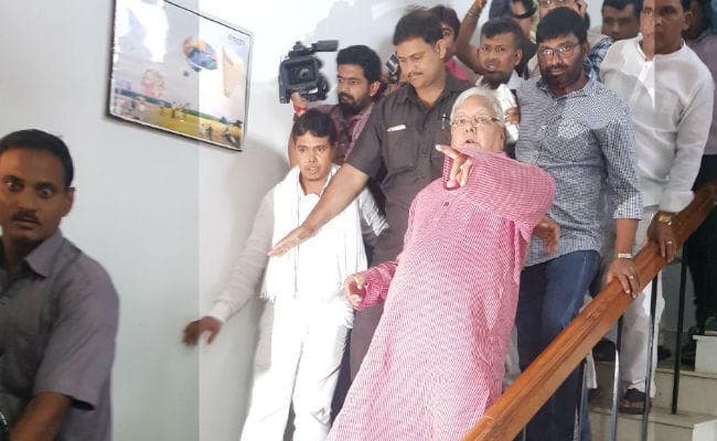 VIDEO: #LalufireonNitish नीतीश पर लालू आगबबूला, पढ़ें 24 घंटे के अंदर लालू के दस बड़े बयान