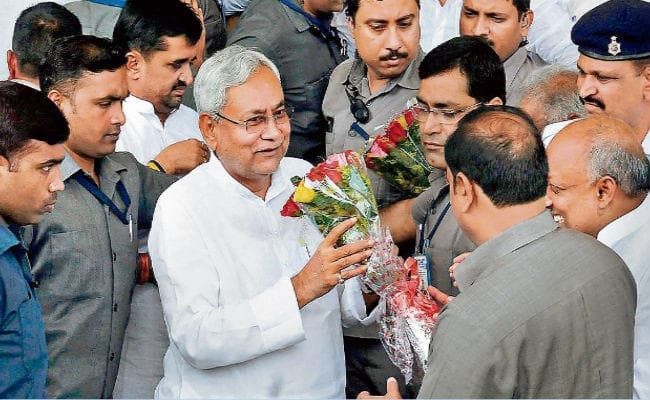 जनादेश जनता की सेवा को मिला था, न कि एक परिवार की खिदमत के लिए : नीतीश