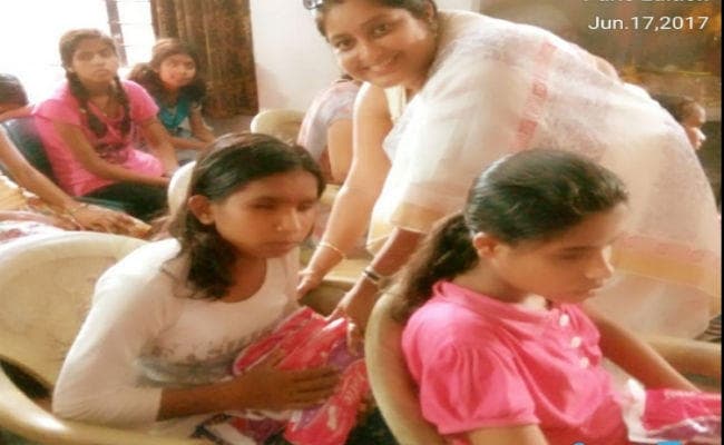 ‘नव अस्तित्व फाउंडेशन’ की पहल पर बिहार में बना पहला सेनेटरी नैपकिन बैंक