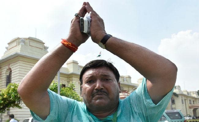 ''जय श्रीराम'' का नारा लगानेवाले मुसलिम विधायक खुर्शीद भी बने मंत्री