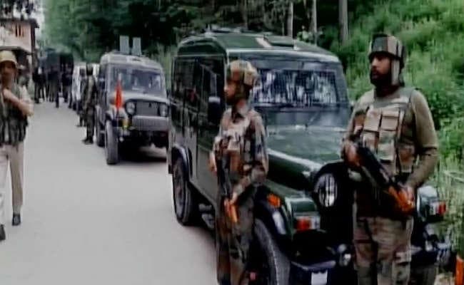 जम्मू-कश्मीर : पुलवामा में सुरक्षा बलों के साथ मुठभेड़ में दो आतंकवादी ढेर