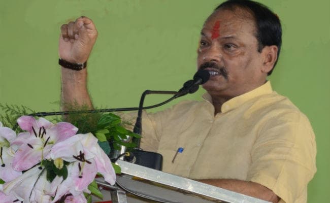 रघुवर ने कांग्रेस-झामुमो पर बोला हमला, कहा - दिल्ली में मां-बेटे व झारखंड में बाप-बेटे का वंशवाद खत्म