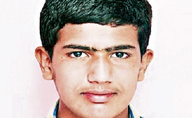 12वीं के छात्र को 12 लाख की सैलरी