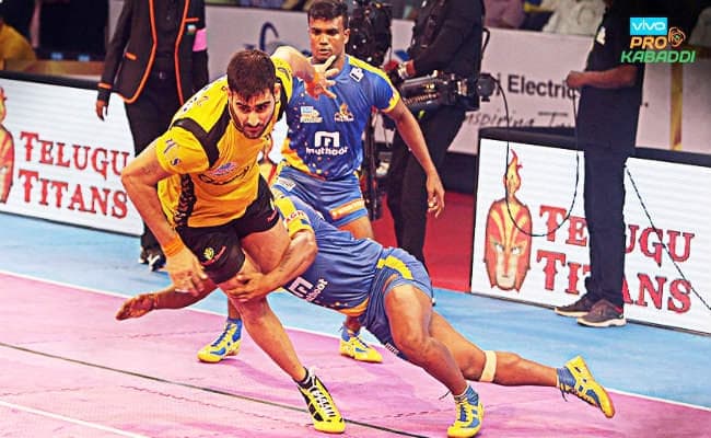 #ProKabaddi2017 : तेलुगू टाइटंस पर भारी पड़े बुल्स, रोहित का शानदार प्रदर्शन