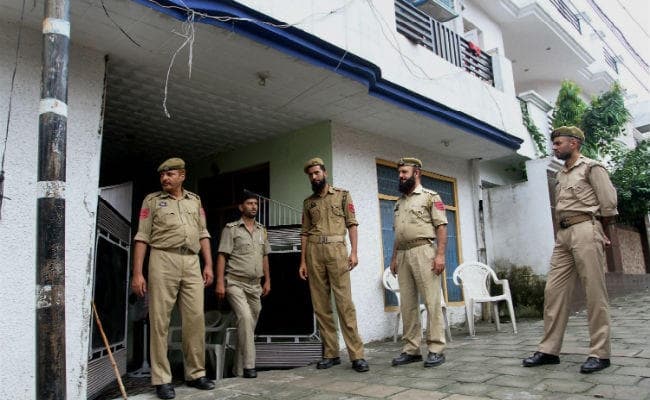 हुर्रियत नेता गिलानी के सहयोगी के पैतृक घर पर एनआईए का छापा, राजौरी में प्रदर्शन