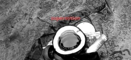 अंधविश्वास : मरे हुए बेटे को तंत्र-मंत्र से जीवित करने में लगी महिला, मांस गलने लगा फिर...