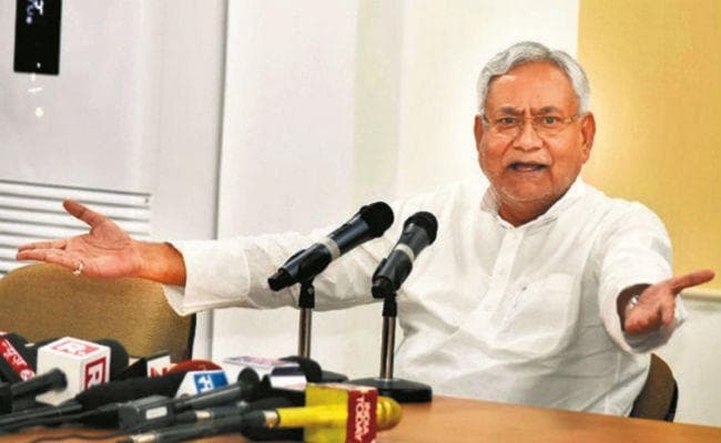 वे धर्मनिरपेक्षता की आड़ में धन जमा करने में लगे थे, कैसे बर्दाश्त करता : सीएम