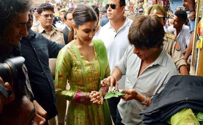 ''जब हैरी मेट सेजल'' : जब शाहरुख और अनुष्‍का ने बनारस की गलियों में लगाये ठुमके, देखें वीडियो