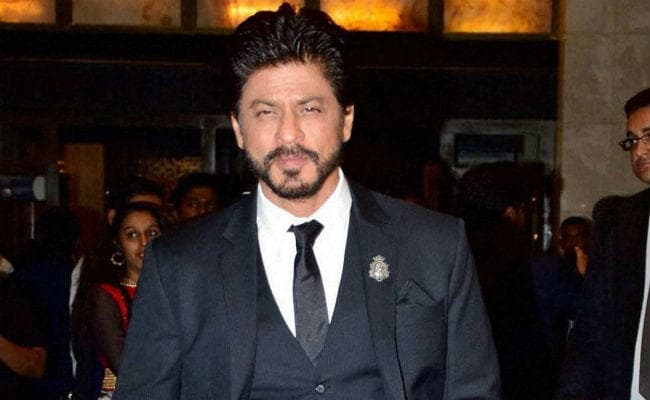 शेविंग क्रीम का विज्ञापन करने के मामले में शाहरुख खान को नोटिस