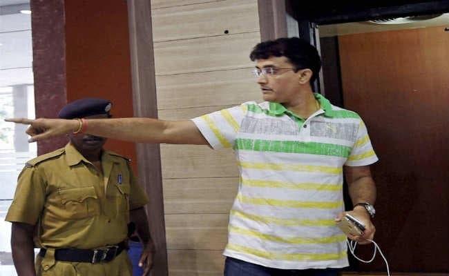 VIDEO : बीच रास्ते में खराब हुई BMW, तो ''कैब'' से BCCI मीटिंग में पहुंचे सौरव गांगुली