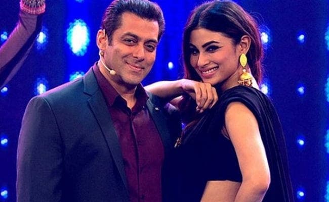 #BiggBoss11: सोशल मीडिया पर वायरल हो रही है सलमान और मौनी रॉय की ये तसवीर...