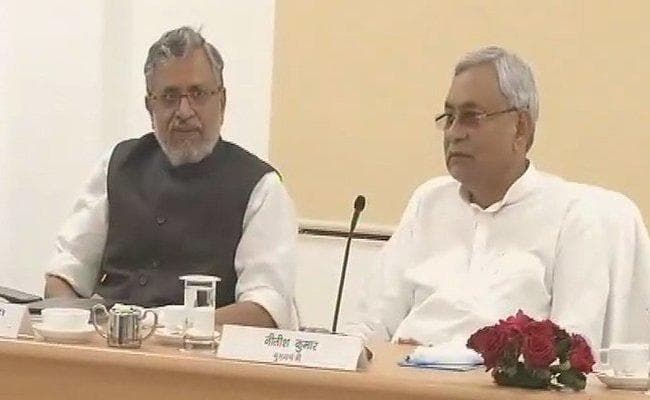 नीतीश ने पदाधिकारियों से विकास के कार्यों में और गति लाने का दिया निर्देश