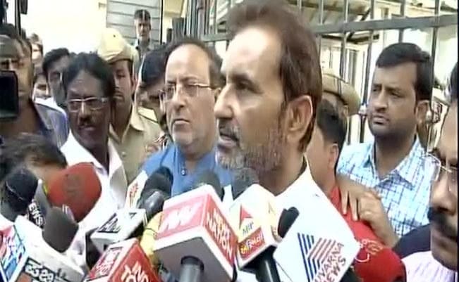 कर्नाटक के मंत्री के ठिकाने पर छापेमारी के बाद कांग्रेस का भाजपा पर 15 करोड़ में हॉर्स ट्रेडिंग का आरोप