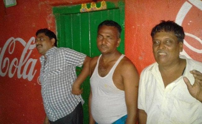 VIDEO : आरा में बीफ ले जाने के शक में भीड़ ने ट्रक रोका, ड्राइवर की पिटायी, सड़क जाम