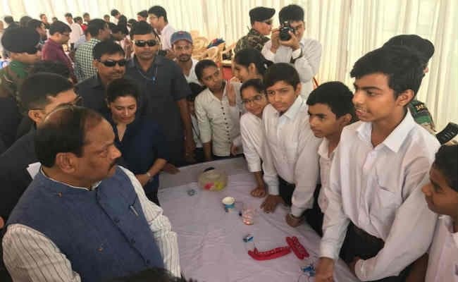 VIDEO : सीएम ने रांची में किया इसरो का स्वागत, बोले, गरीबी मिटाने के रास्ते खोजे विज्ञान