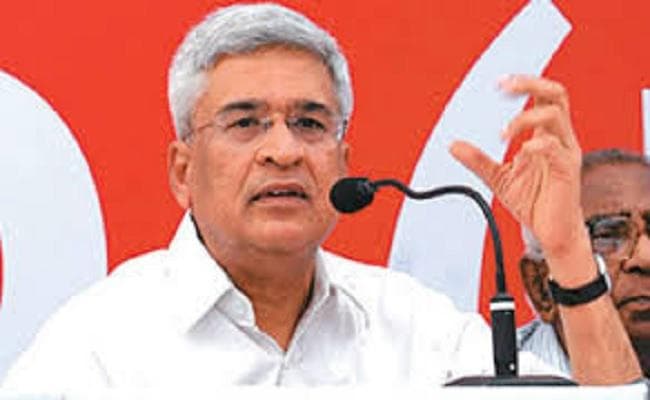 नीतीश पर करात का हमला, कहा- अलग-अलग चरित्र वाली धर्मनिरपेक्ष दलों का गठबंधन भाजपा के रथ को नहीं रोक सकता