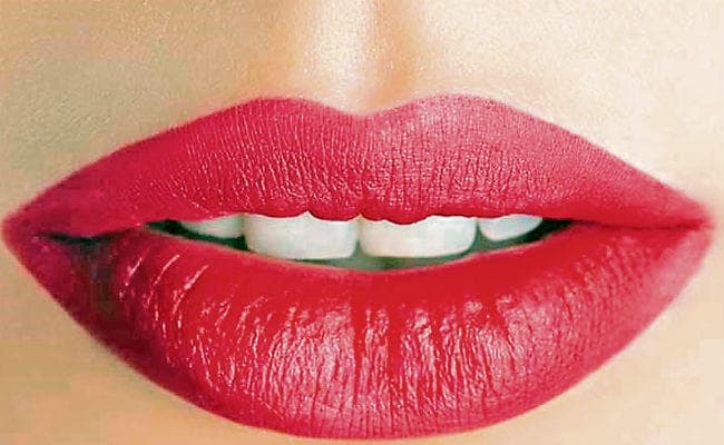 डार्क होंठ को हल्का करने के ये है घरेलू उपाय