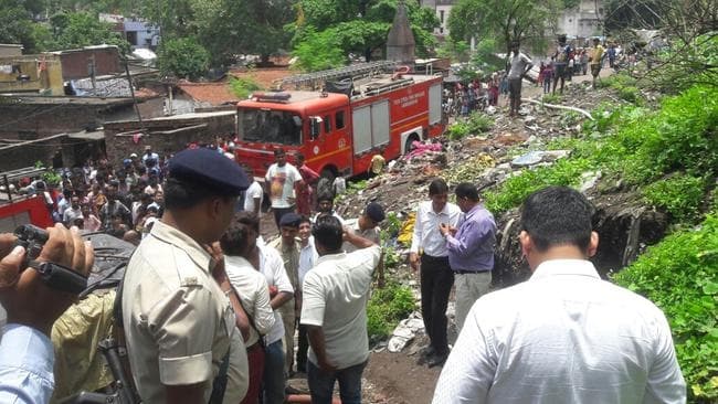 जमशेदपुर के साकची में उज्जवला योजना के तहत डेमो के दौरान लगी आग, कई झोपड़ियां जलकर राख, 2 घायल