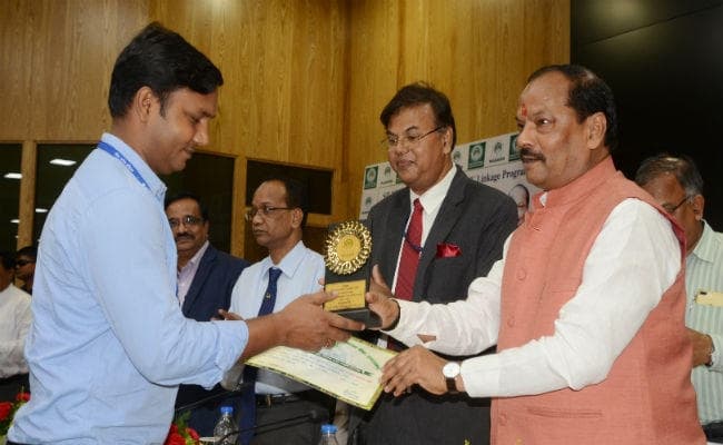 सखी मंडल के रजत जयंती समारोह एवं नाबार्ड बैंक लिंकेज कार्यक्रम में मुख्यमंत्री ने की शिरकत