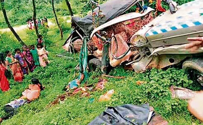 जीप व ट्रेलर में टक्कर चार मरे